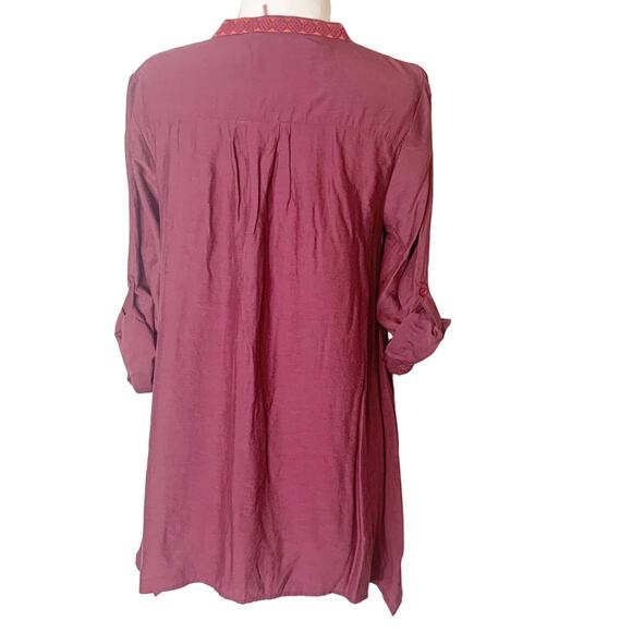 Andree by Unit embroidered floral tunic top shark bite hem blouse sz S - Picture 2 of 5